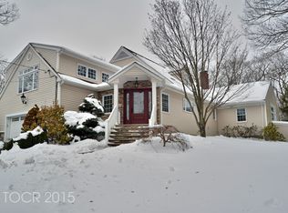 22 Hemlock Ln, Kinnelon, NJ 07405