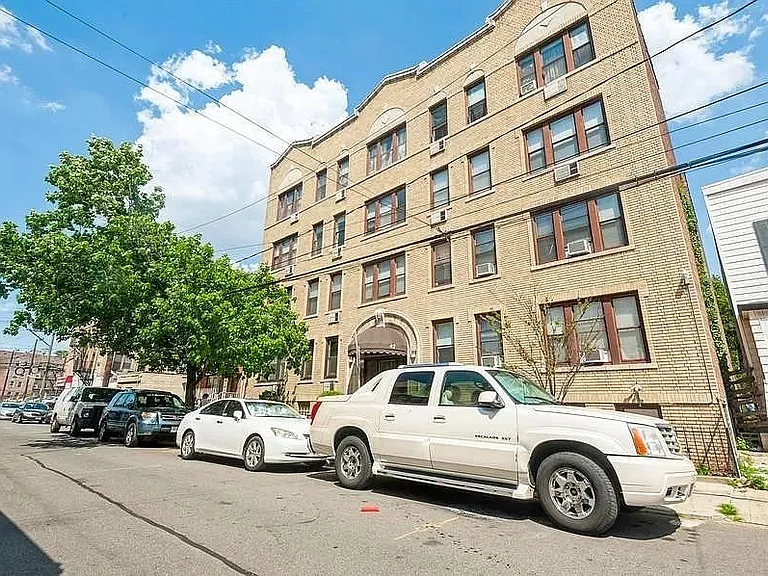 42 Van Wagenen Ave #23 — Photo 1