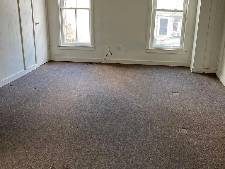 950 Brown Ave — Photo 2