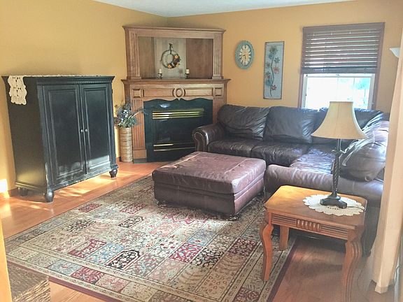 5th image of 147 Hunter Ave