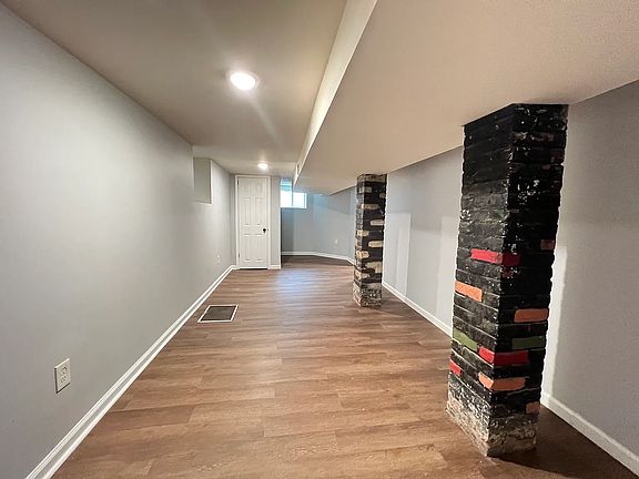 4th image of 166 Wilkinson Ave #1B