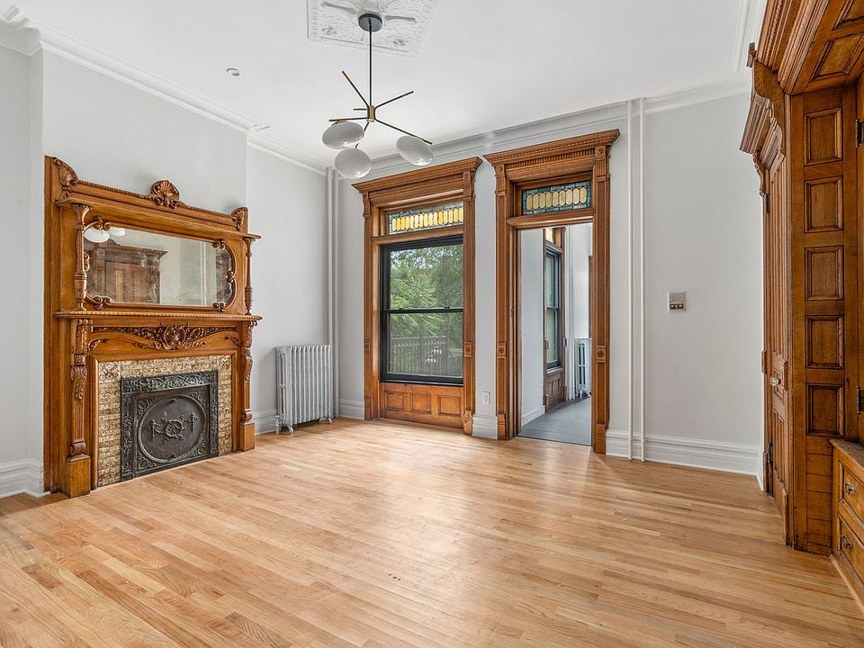 1st image of 558 Macdonough St #1