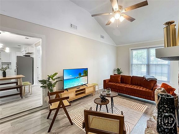 3rd image of 1224 Crawford Way