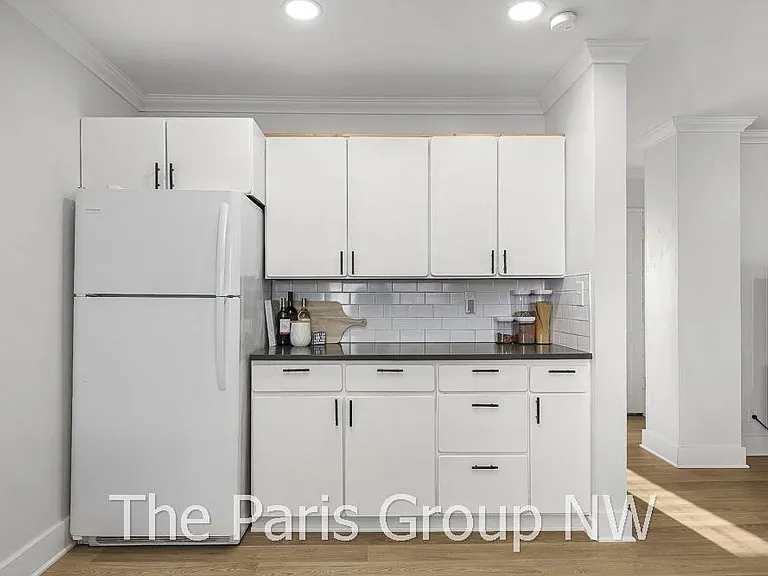 2303 NE 7th St — Photo 10