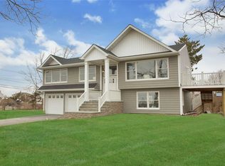 155 Sequams Ln E, West Islip, NY 11795