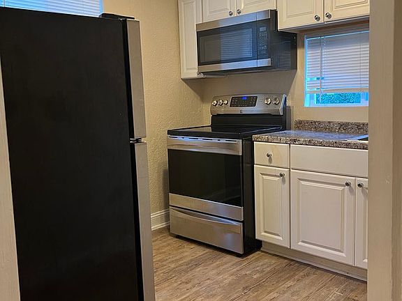 5th image of 8034 Mattox Ave