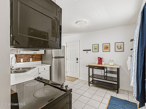 3rd image of 607 Tarr Ave SW