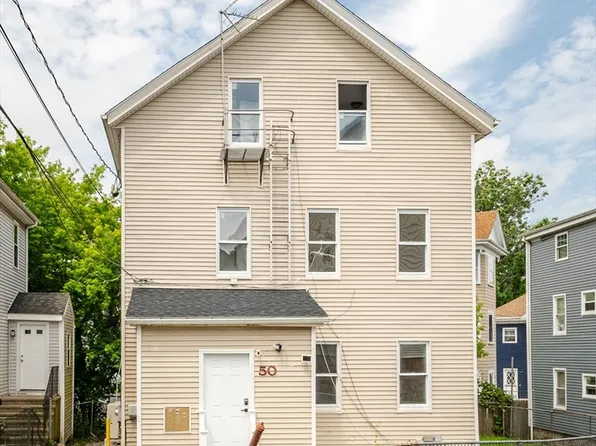 50 Tecumseh St, Fall River, MA 02721