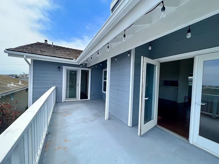Another shot of the large ocean view deck (it has recently been completely painted).