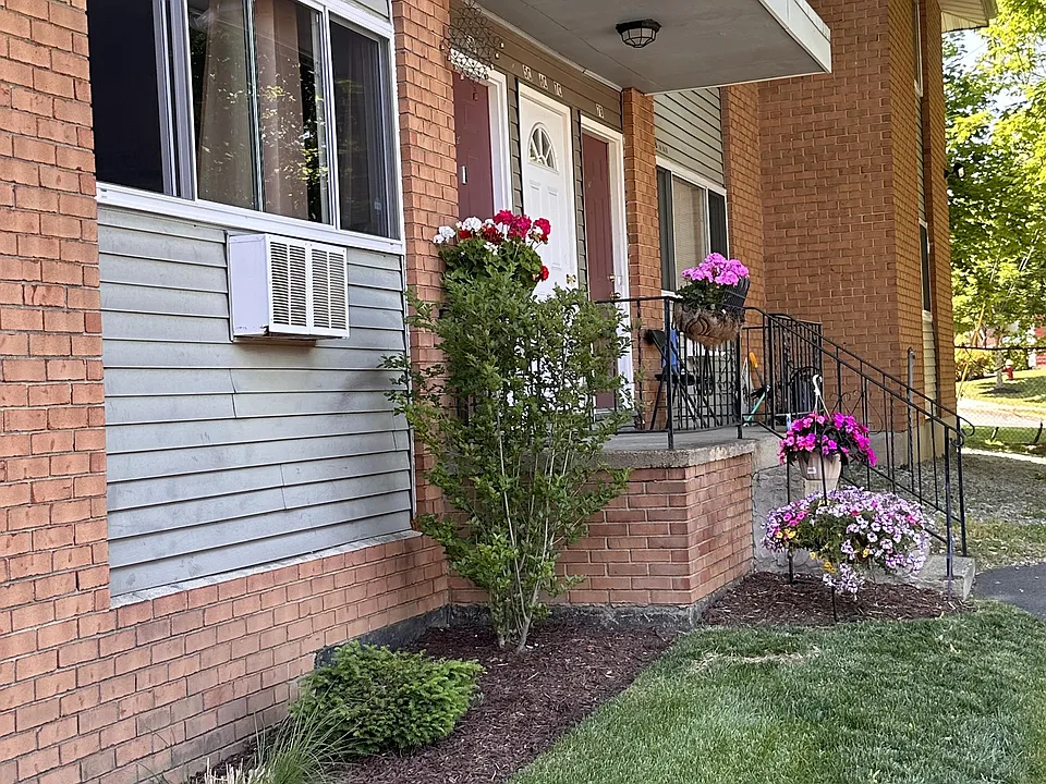 16 Waldron Ave #11B