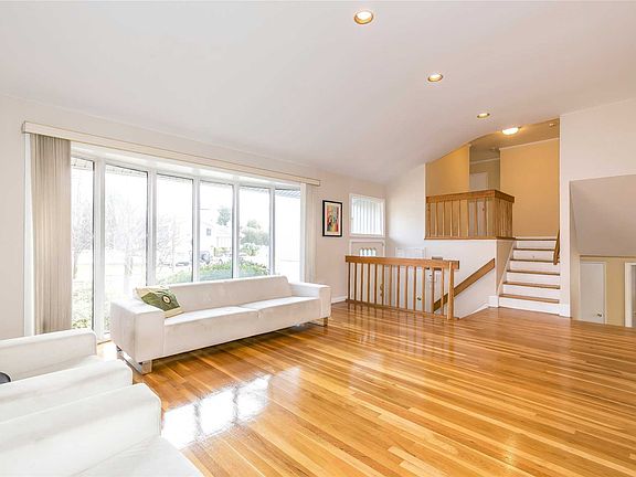 3rd image of 239 Birchwood Park Dr