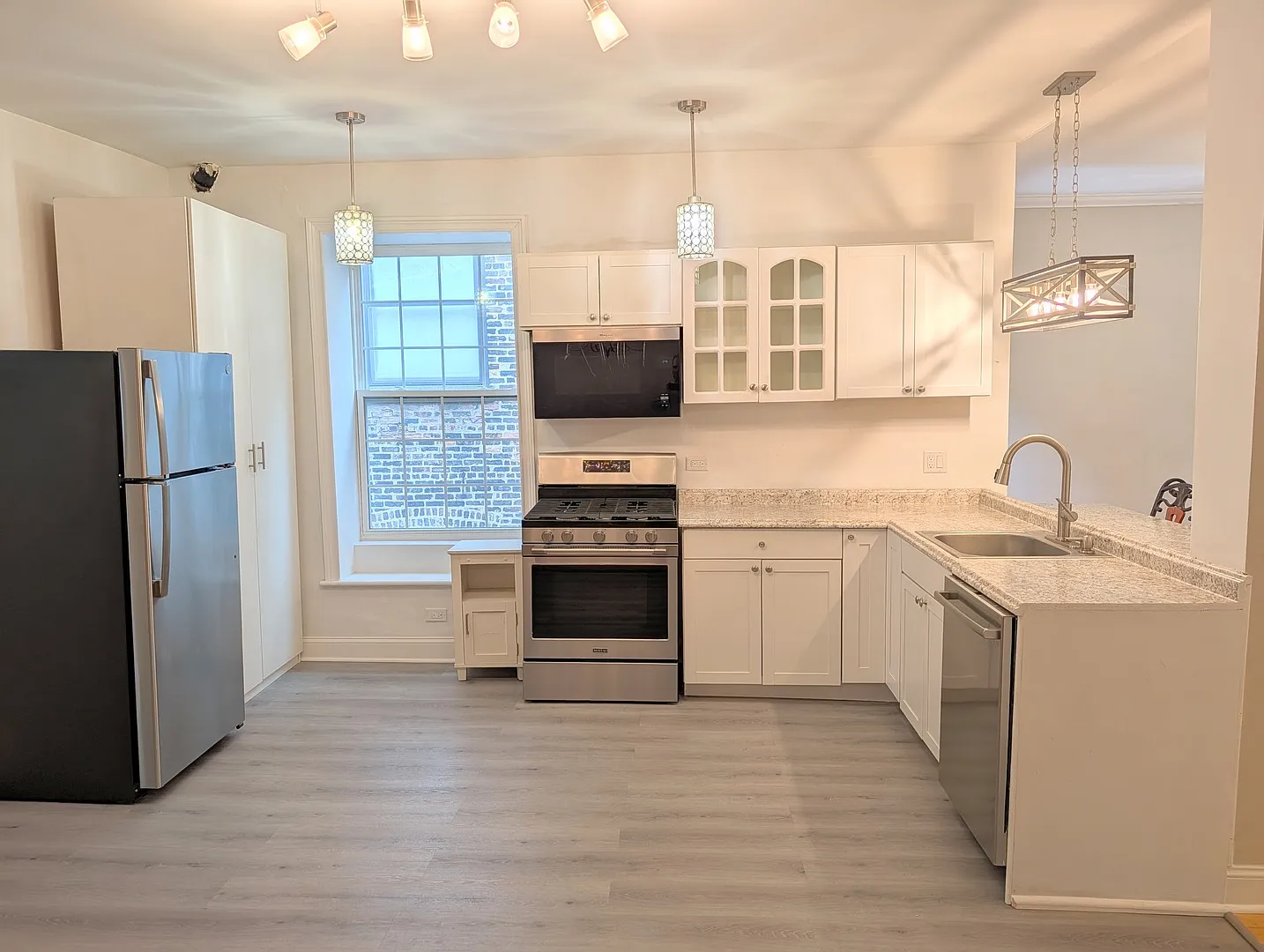 2 bed, 1400 sqft, $3,995 — Photo 4