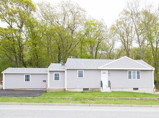 944 Main Rd, Tiverton, RI 02878