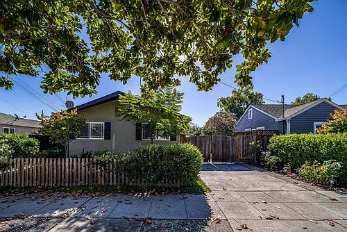 627 Hopkins Ave Photo 1