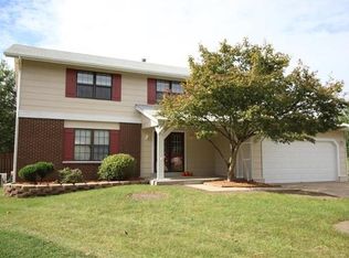 2701 Wood Eagles Dr, Saint Charles, MO