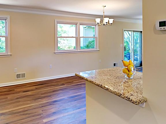 Living room toward dinning 