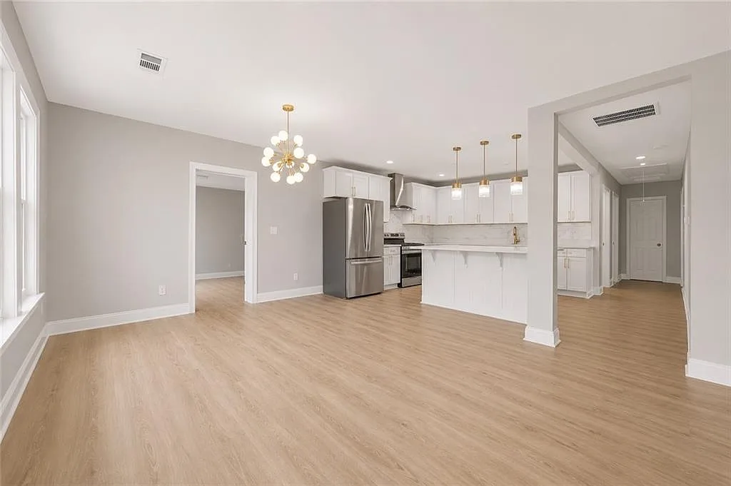 3 bed, 2.5 bath, 1592 sqft, $2,195 — Photo 2