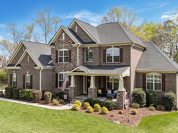 3rd image of 7228 Ledford Grove Ln