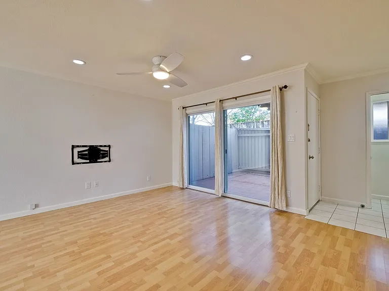 21099 Red Fir Ct — Photo 25