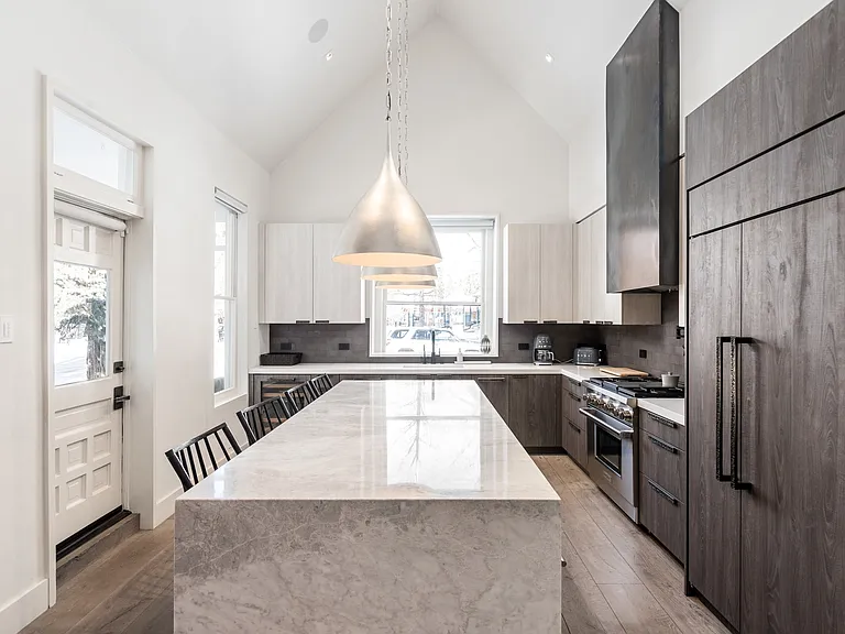 131 W Bleeker St — Photo 2