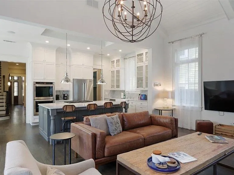 1013 Euclid Ave NE — Photo 13