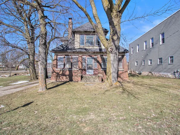6371 Byron Rd, Zeeland, MI 49464