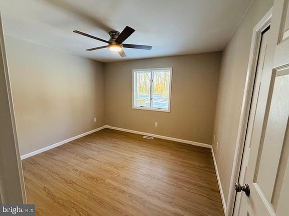 5th image of 24687 Betts Pond Rd