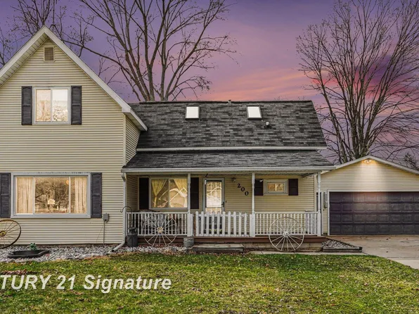 200 W Adams St, Coleman, MI 48618