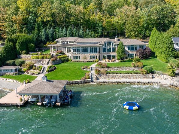 4505 Davidsons Landing Dr, Canandaigua, NY 14424