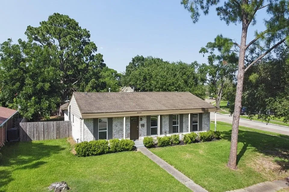 6022 Beaudry Dr