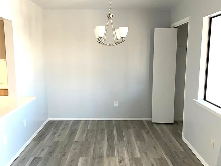 937 Country Club Dr SE #F — Photo 12