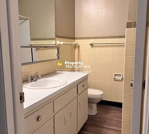 4th image of 413 W 11th St APT E37