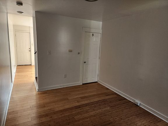 4th image of 221 N Scott St