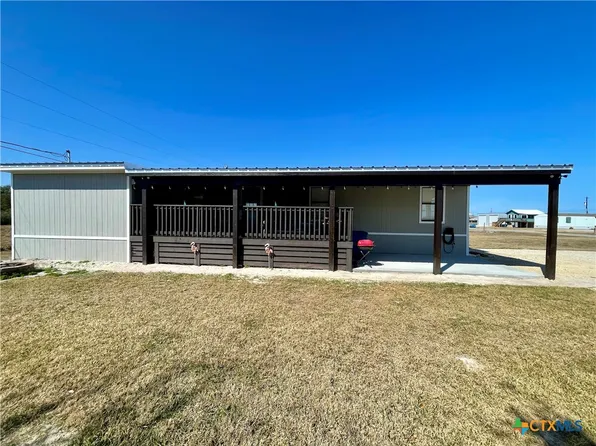 57 Joy St, Port O Connor, TX 77982
