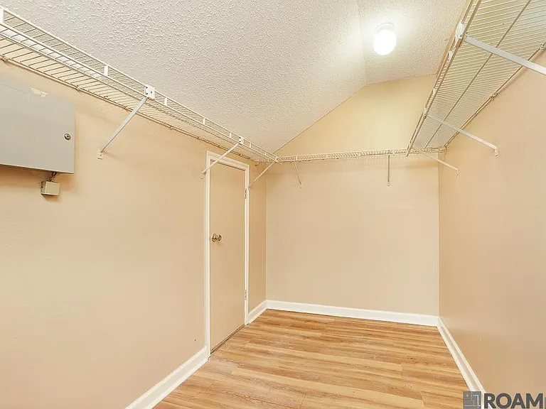12417 Coursey Blvd — Photo 18