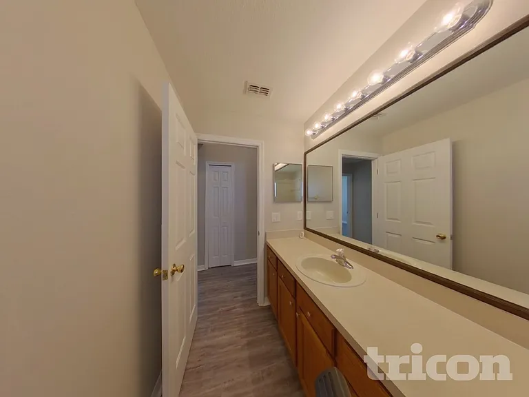 317 Covent Gardens Pl — Photo 16