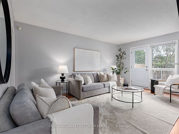 3rd image of 1300 Oxford St #45