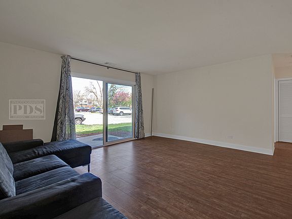 3rd image of 620 Tralee Ct APT 1A