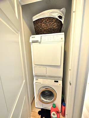 Rented by New York Residence | media 23