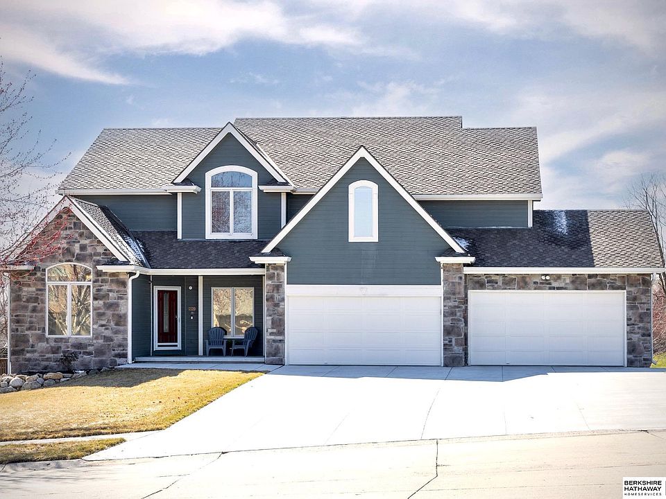 1st image of 2320 S 186th Cir