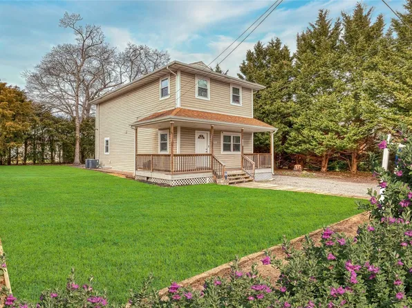 233 Moriches Avenue, Mastic, NY 11950