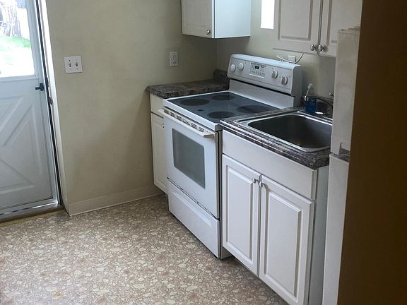 Kitchen. Picture taken from hallway.