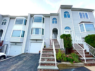 Sold by Winzone Realty Inc