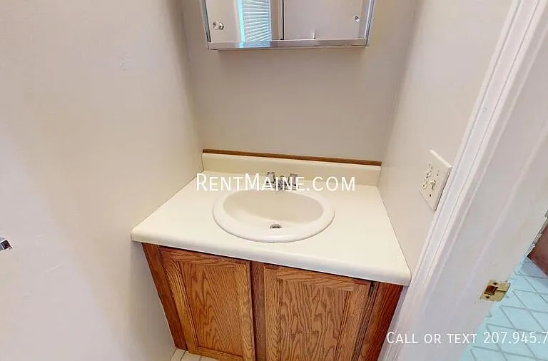 71 Valley View Ln #B — Photo 10