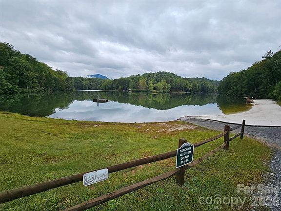 3rd image of 0 Rainbow Cir #8