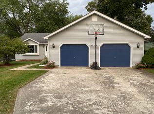 4110 Westwood Dr, Wonder Lake, IL