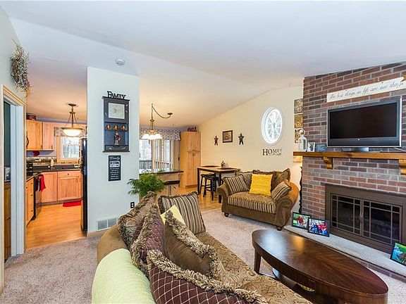 4th image of 108 Aspenwood Cir