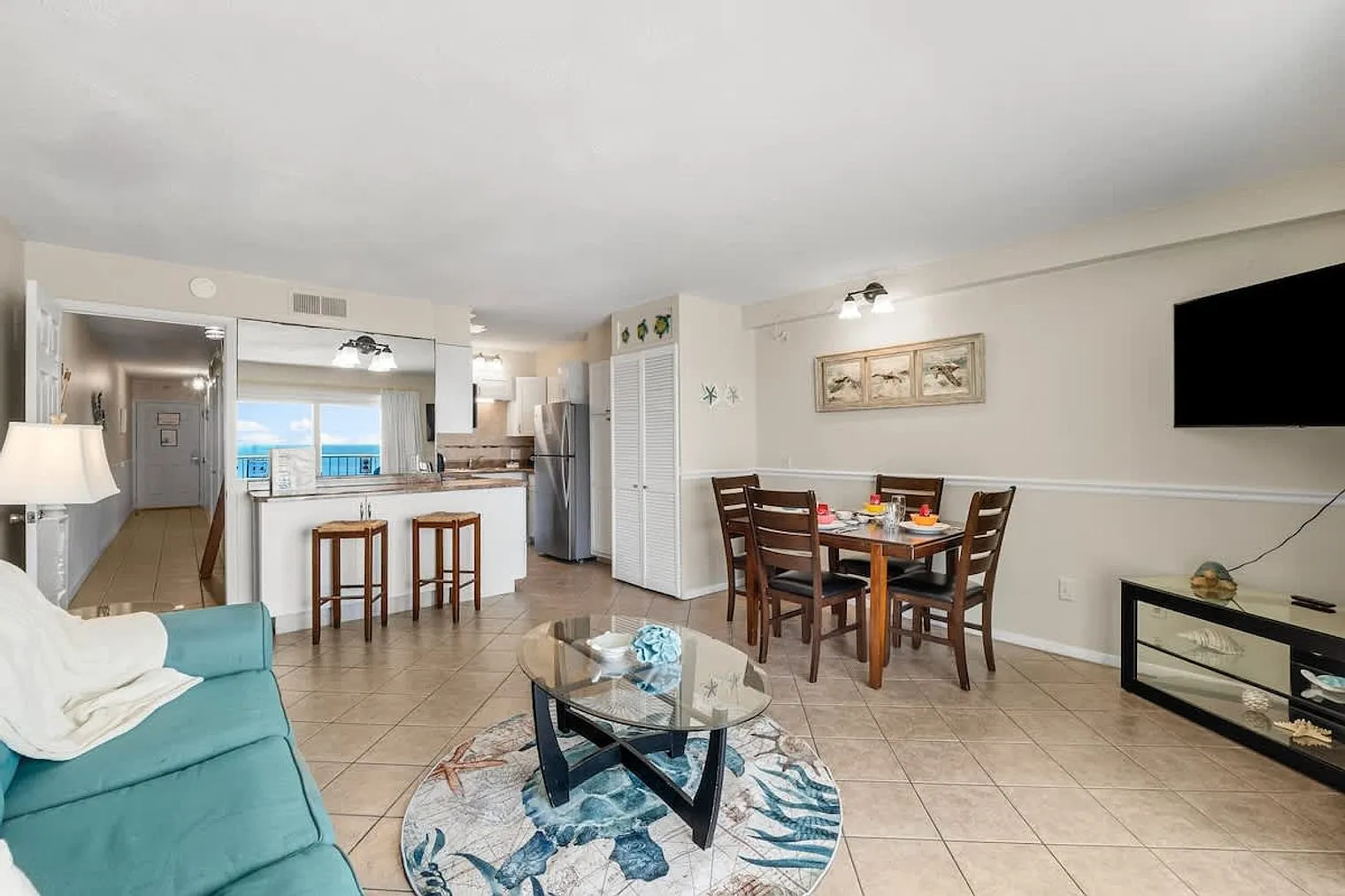 1 bed, 1.0 bath, 731 sqft, $1,335 — Photo 3