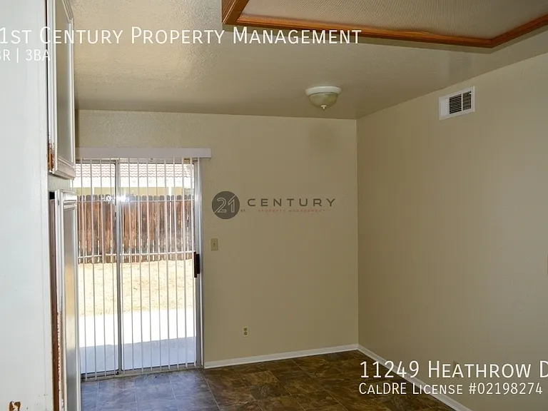 11249 Heathrow Dr — Photo 3