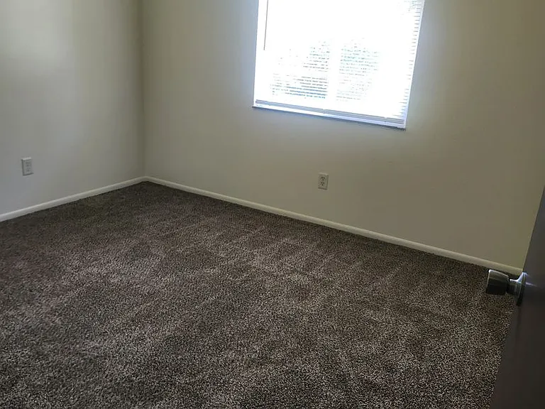 1124 Lake Forest Dr #A-C — Photo 7